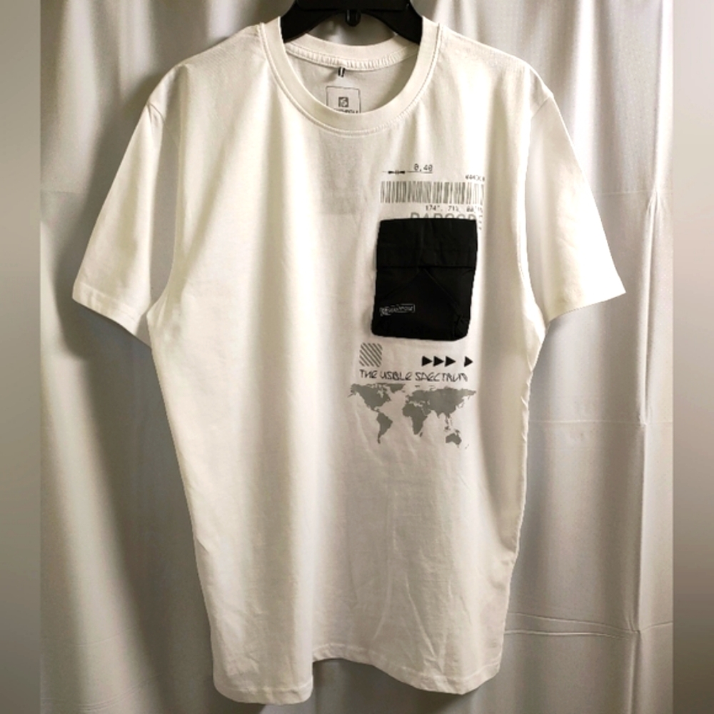 HOLIDAY SALE. ONE WEEK ..MEN'S SHORT SLEEVE SHIRT WITH POCKET  SZ L